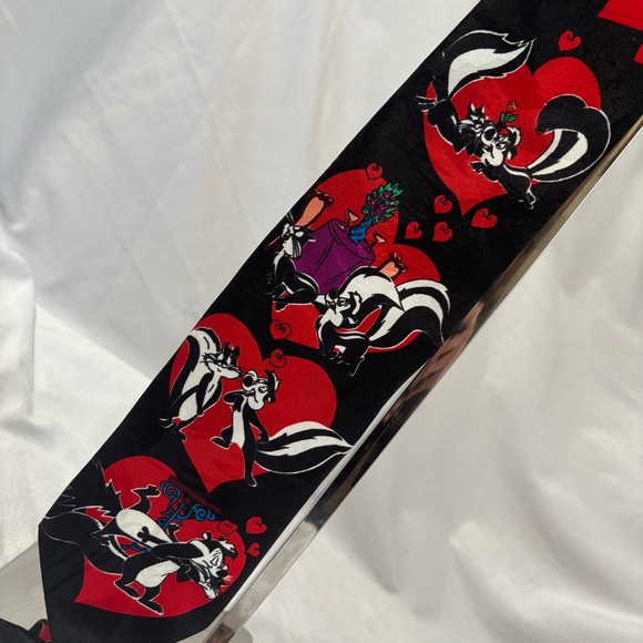 Vintage 1994 Warner Bros. Black and Red Tie Pepe Le Pew Skunk Valentines Day - Picture 3 of 6